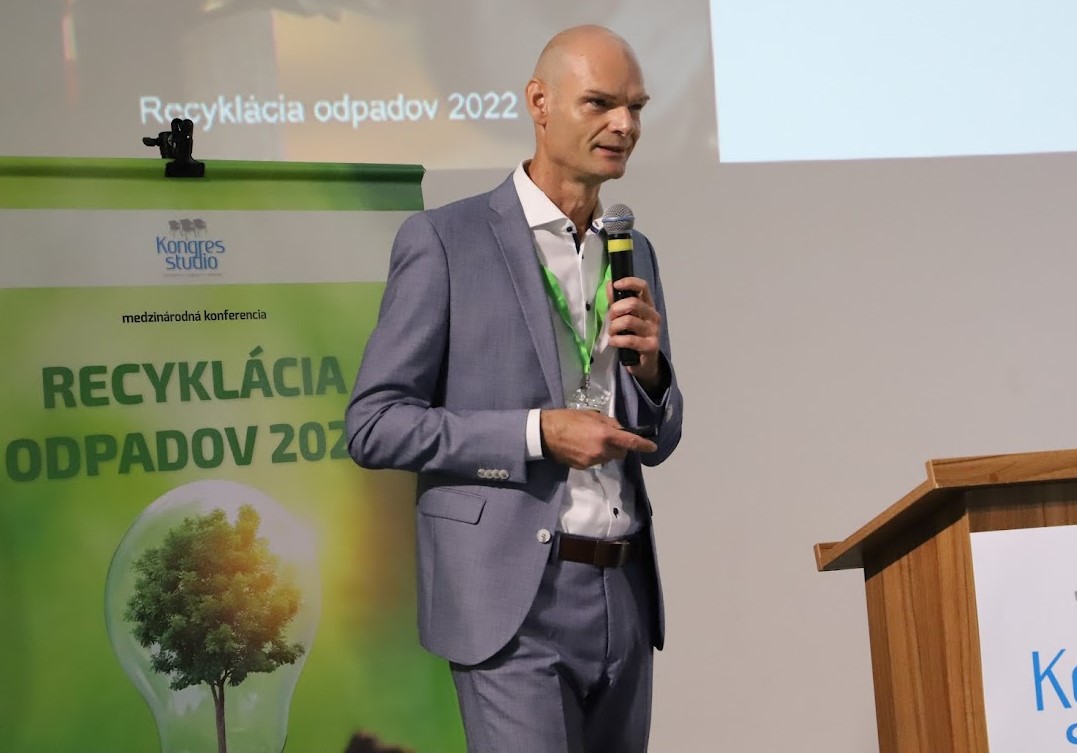 Skládkujeme obrovské množstvá odpadu. Emisie rastú a oberáme sa aj o energiu